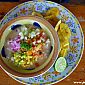 Premier Ceviche du voyage (soupe froide de poisson cuit au citron) typique du Pérou et de l'Equateur