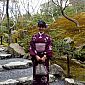Une japonaise en vêtements traditionnels. Il faut savoir que les tenues sont disponibles à la location, donc beaucoup de touristes en porte !
